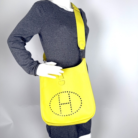 HERMES Evelyne III 33 GM Lime Yellow Epsom Leather Crossbody Bag - Picture 2 of 12